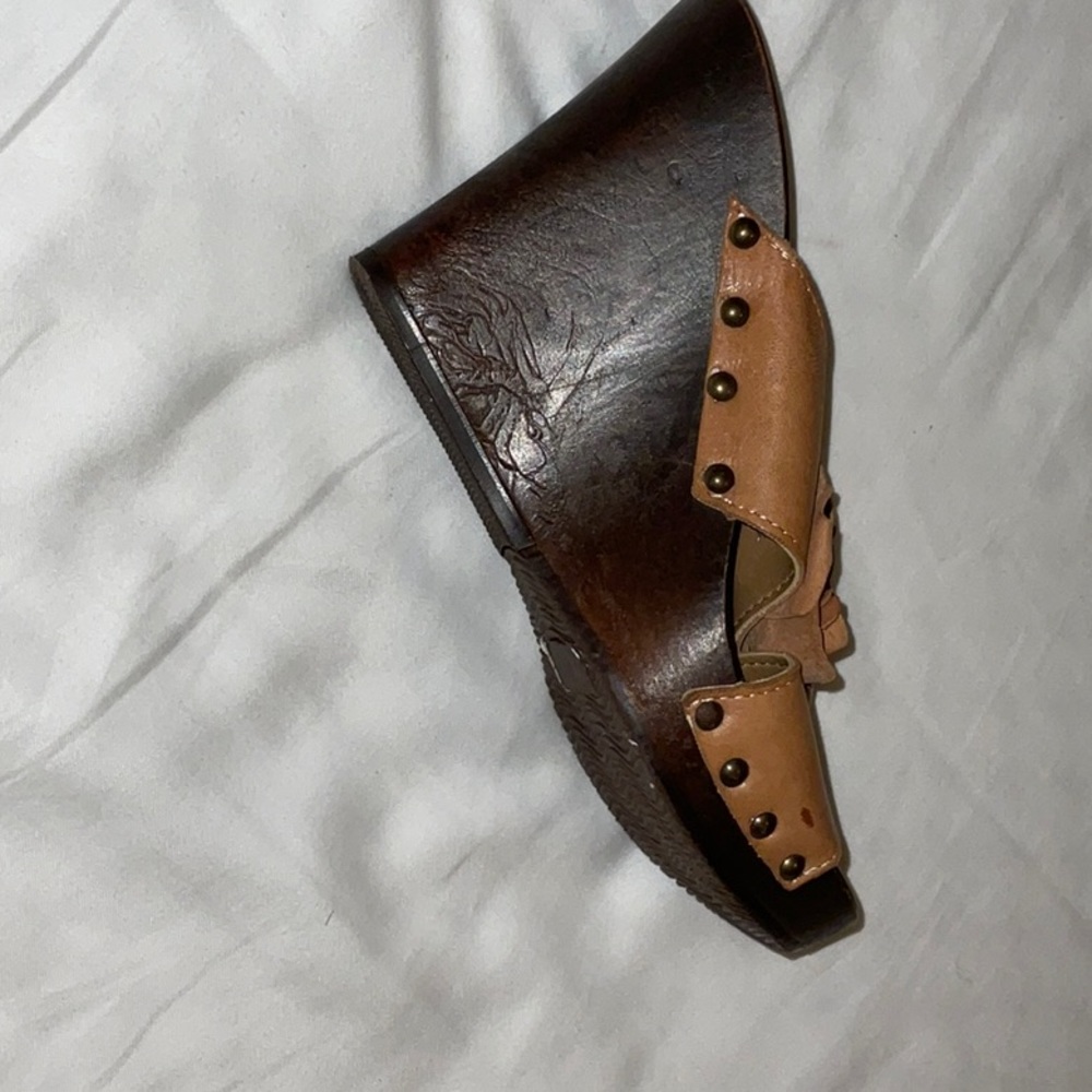 Shoes - Picture 2 of 5